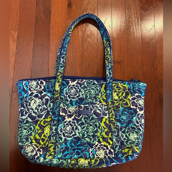 Vera Bradley Miller Travel bag in Sky Blue pattern L Bag Carry On Handle SLOT - Picture 2 of 13